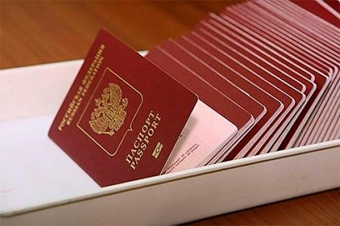 Kütləvi rus pasportu paylanır