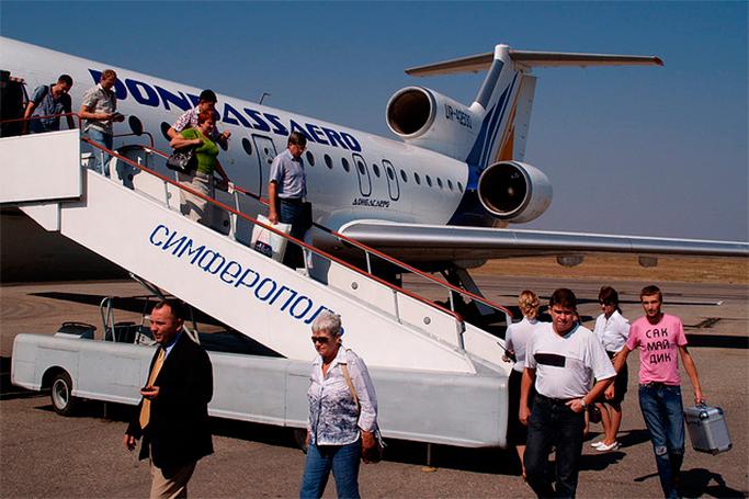 Simferopol aeroportu fəaliyyətini bərpa edib