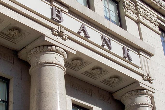 Banklara sanksiya xəbərdarlığı