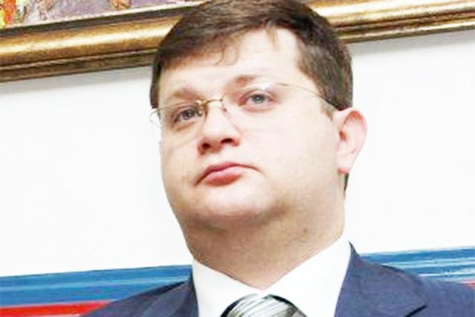 «Əllərində konyak arxamca düşmüşdülər»