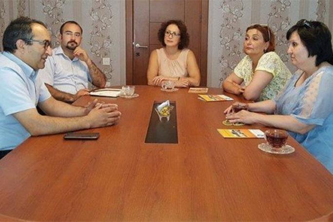 Daha bir Bakı ermənisi Azərbaycana qayıtdı