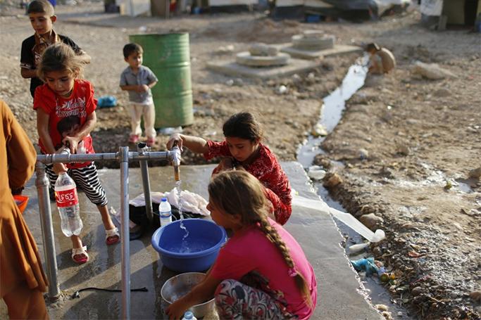 Mosul qaçqınları evlərinə dönməyə tələsmir