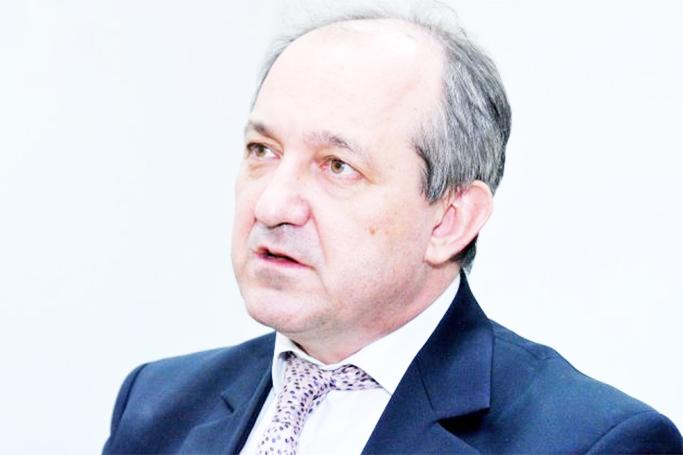 Yevseyevin burnuna müharibə qoxusu gəlir