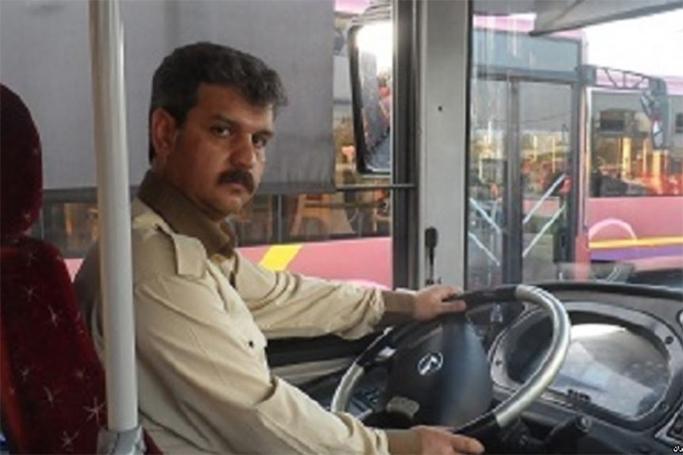 Fars-molla rejimi avtobus sürücüsündən qorxur