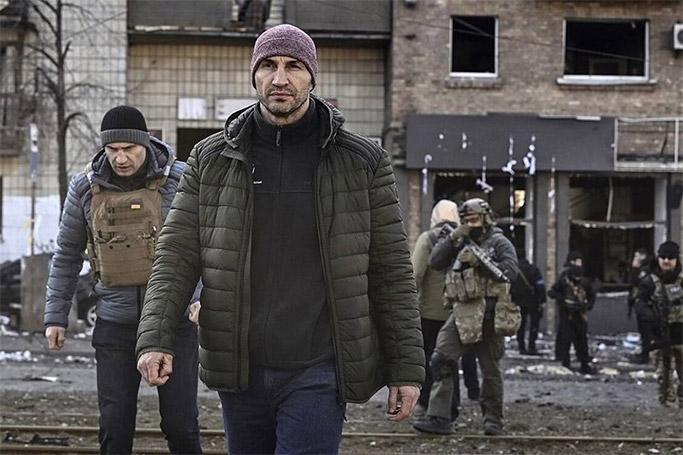 Kiyevdə 35 saatlıq komendant saatı