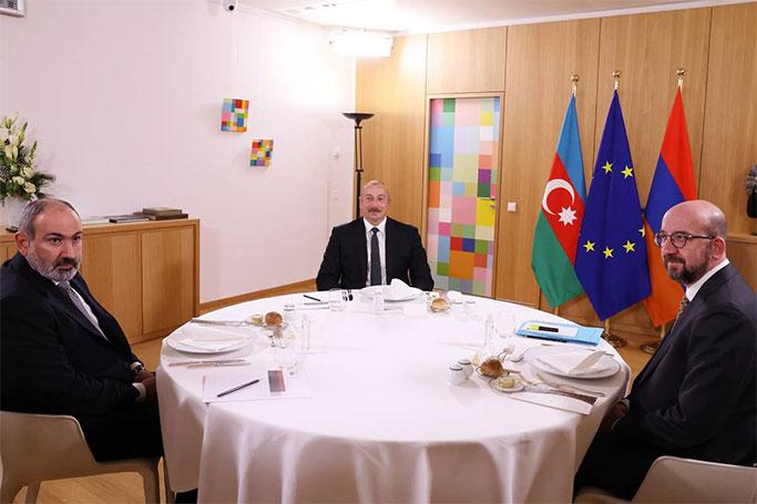 Brüssel görüşü...