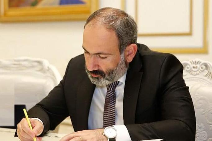 Paşinyan elə bir sənədə qol çəkdi ki...