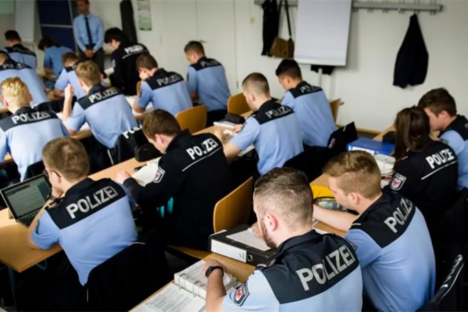 Almaniya polisində casusluq qalmaqalı