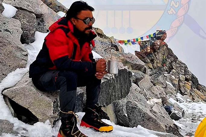 Alpinist yoruldu öldü
