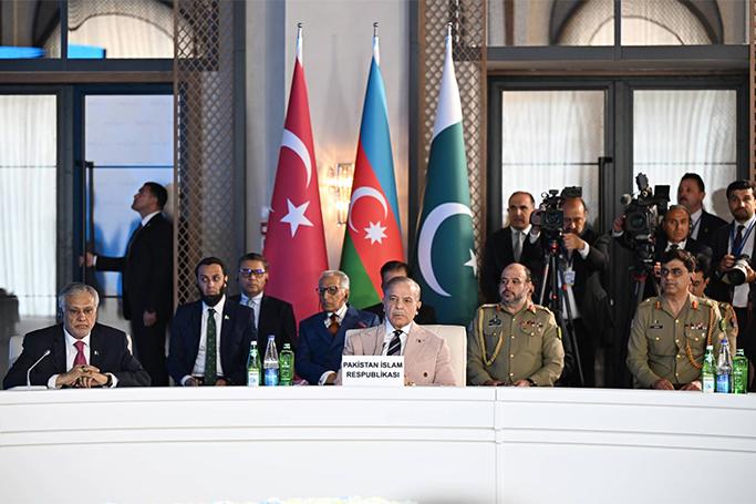 “Üç can, bir ürək”