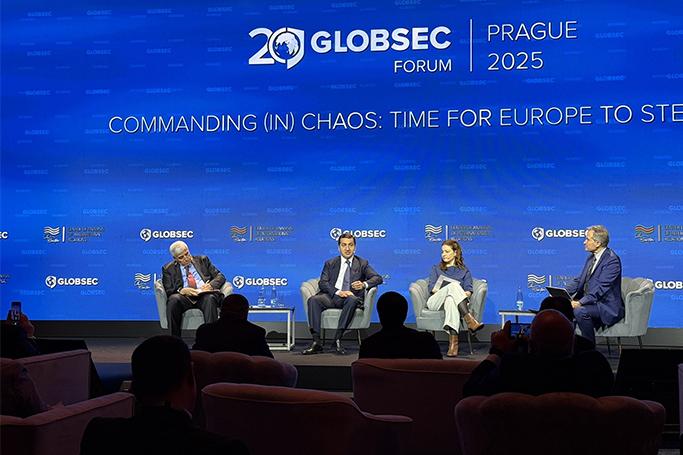 Praqada Orta Dəhlizlə bağlı panel təşkil edilib
