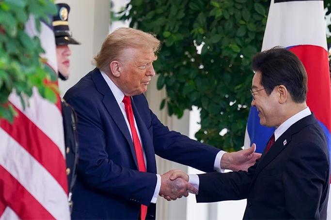 Trampın əlindəki ləkə yenidən gündəmə gəldi