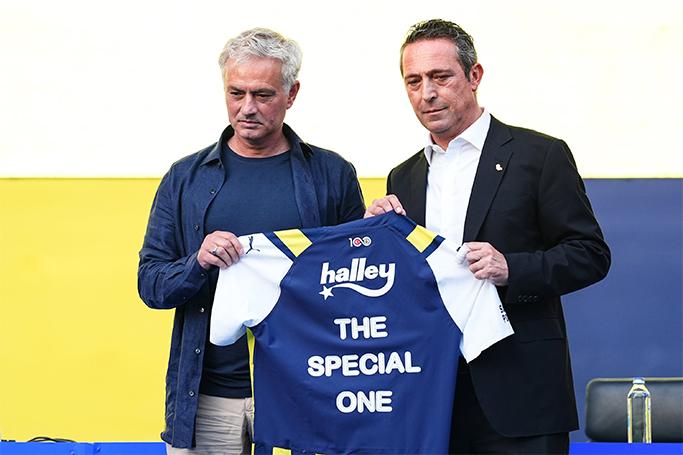 “Fənərbaxça” Mourinyo ilə yollarını ayırdı