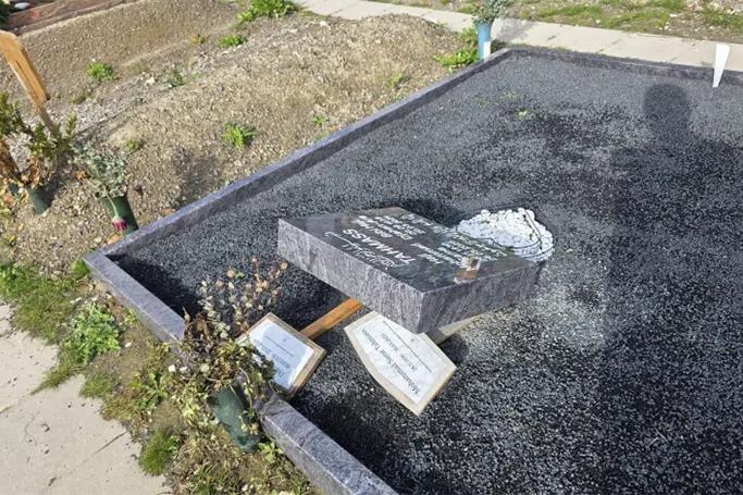 Almaniyada müsəlman qəbiristanlığına hücum