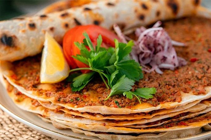 25 nəfər laxmacundan zəhərləndi