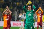 Muslera və Mertensə sürpriz vida