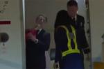 Arvadı Makronu sillələdi <b style="color:red">VİDEO</b>